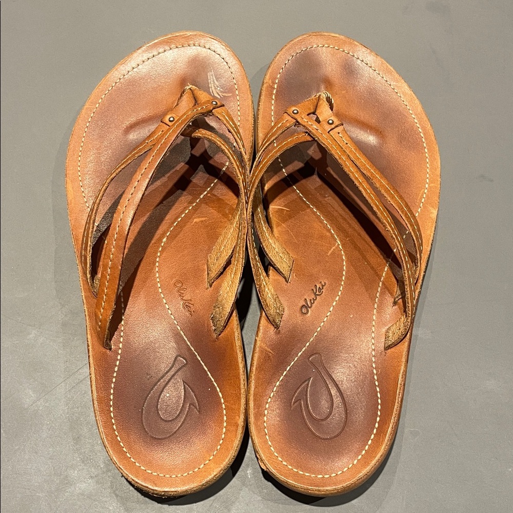 OluKai Tan Leather Flip-Flops